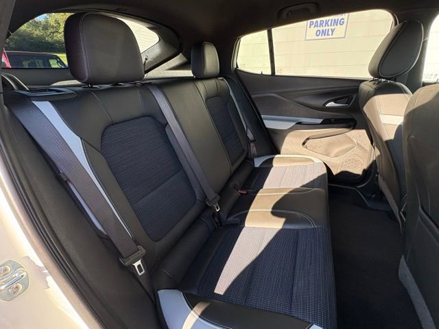 Used 2024 Buick Envista Preferred w/ Convenience II Package image 35