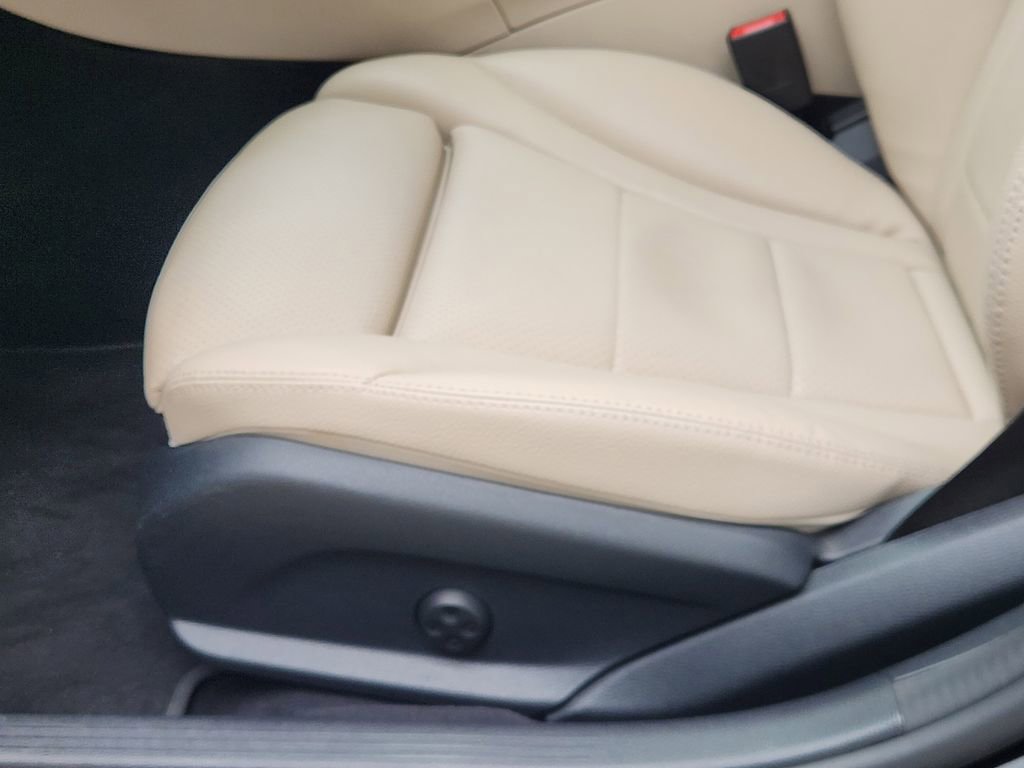 Used 2018 Mercedes-Benz C 300 Sedan image 23