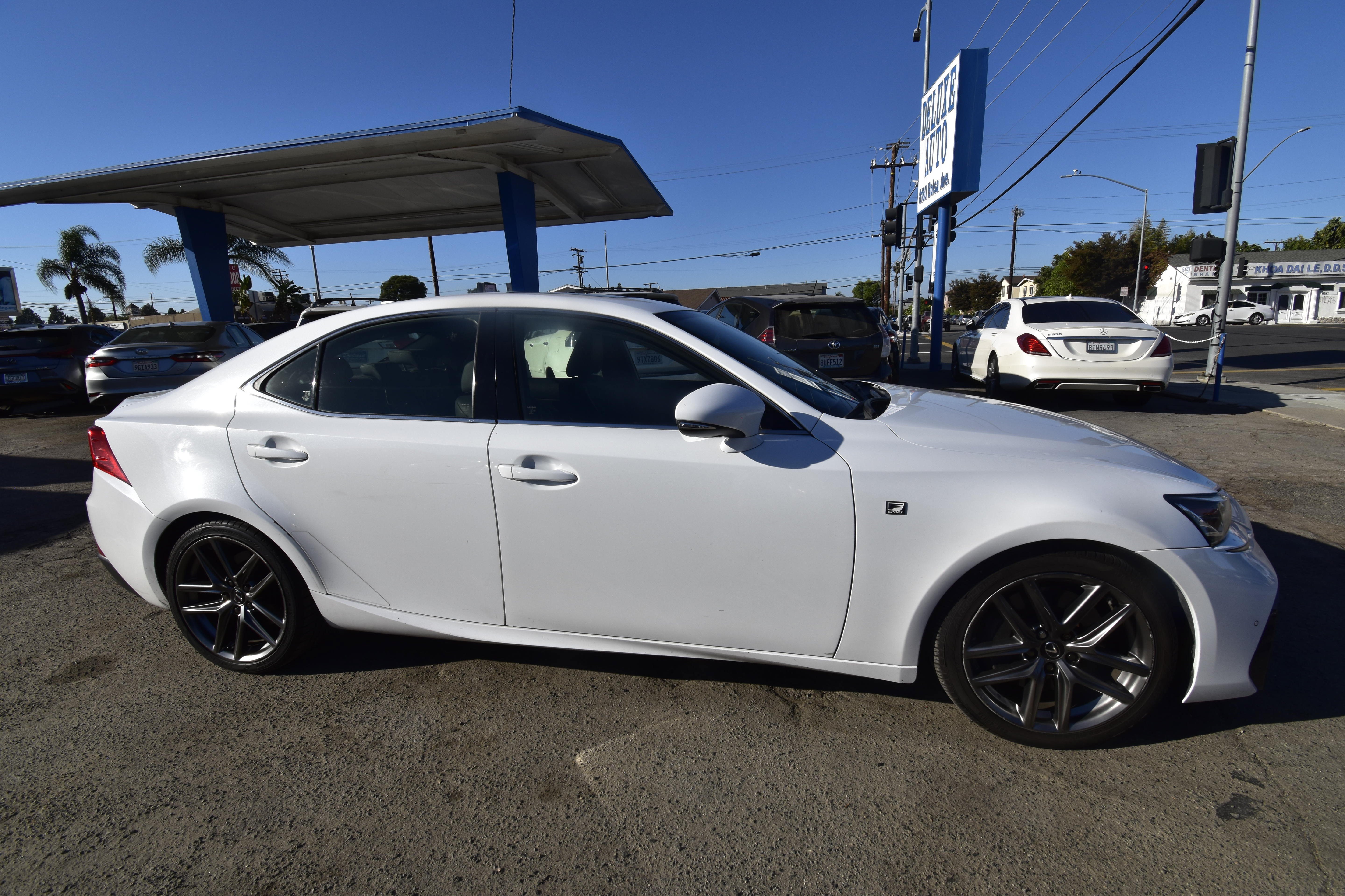 Used 2020 Lexus IS 300 F Sport w/ F Sport Package RWD image 31