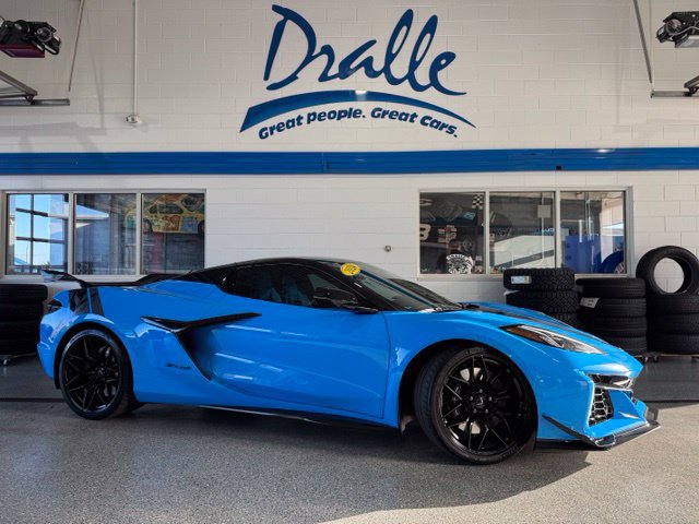 Used 2024 Chevrolet Corvette Z06 w/ Battery Protection Package RWD image 1