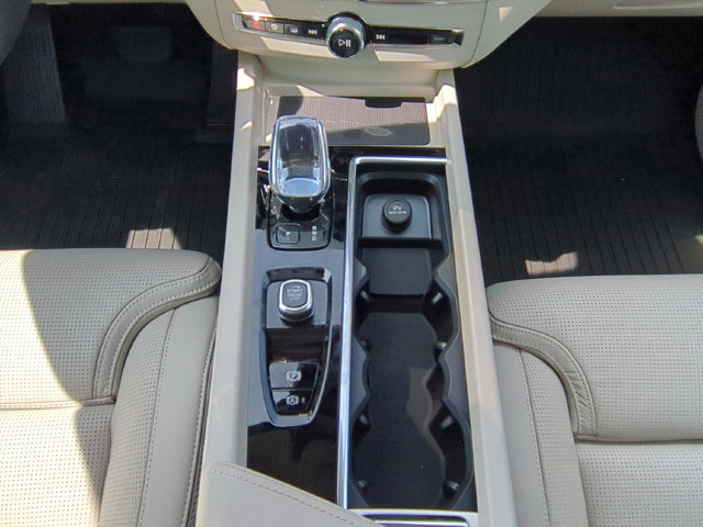 New 2026 Volvo XC60 B5 Ultra AWD/4WD image 14