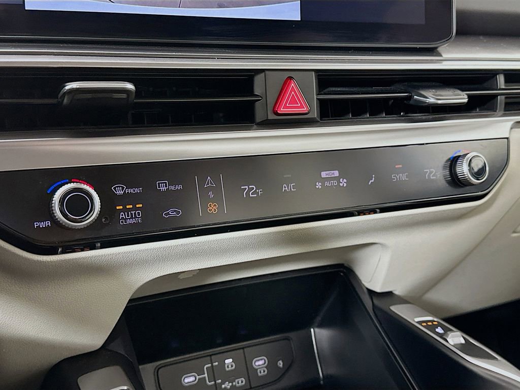 Certified 2025 Kia Sorento S image 25