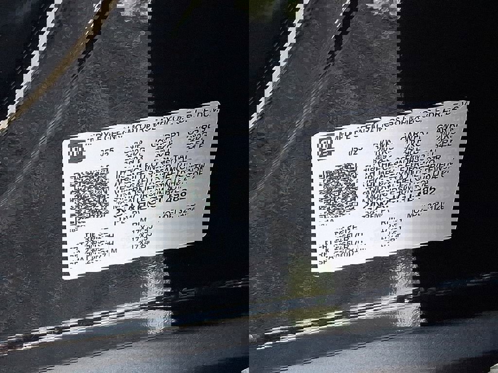 Used 2026 Chevrolet Equinox LT image 33