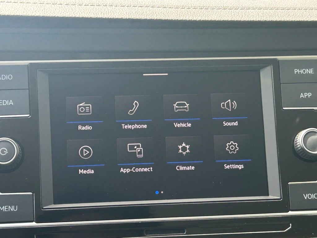 Used 2023 Volkswagen Jetta SE image 16