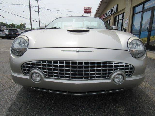 Used 2005 Ford Thunderbird RWD image 3