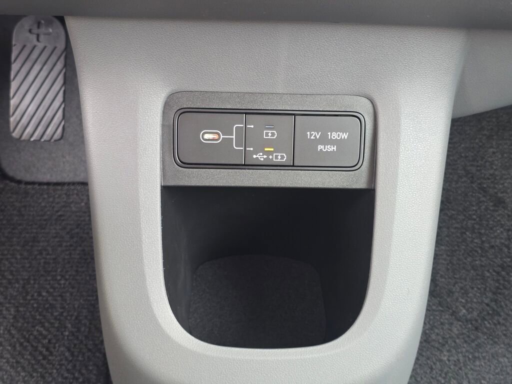 New 2025 Hyundai Ioniq 5 SE image 25