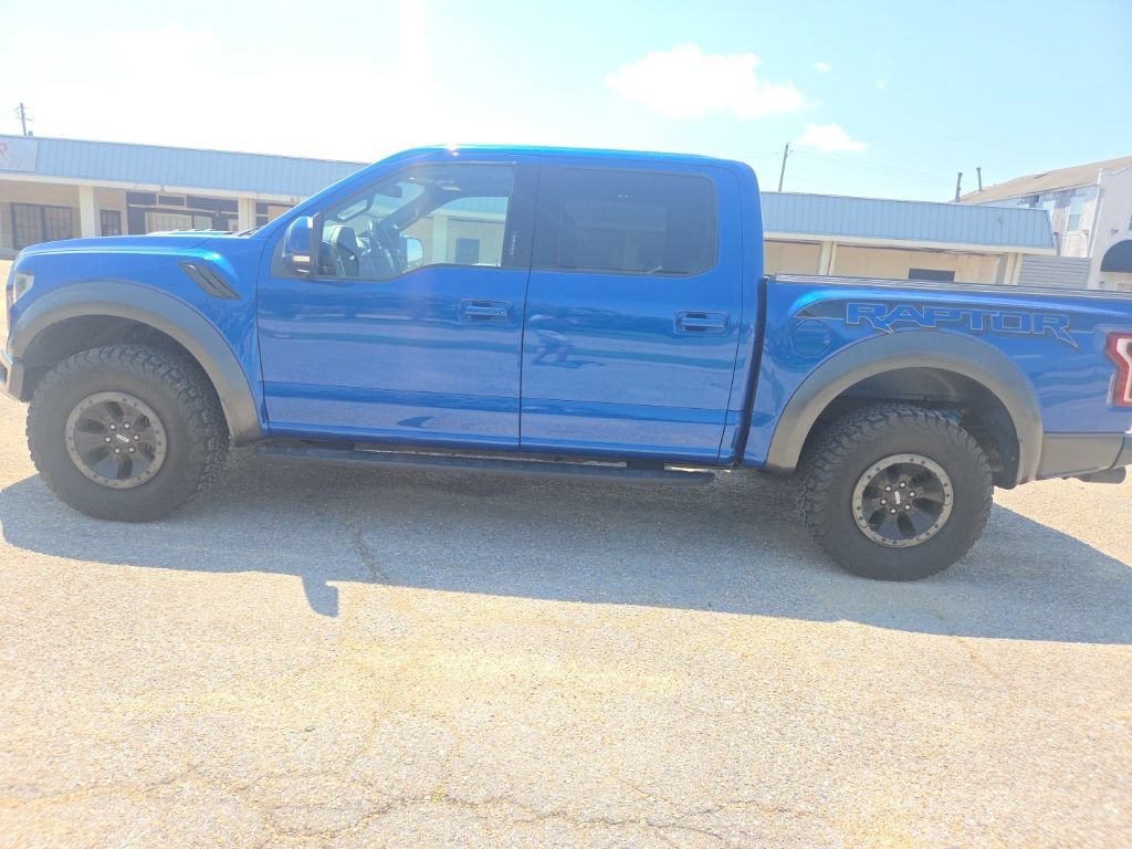 Used 2017 Ford F150 Raptor w/ Equipment Group 802A Luxury AWD/4WD image 5