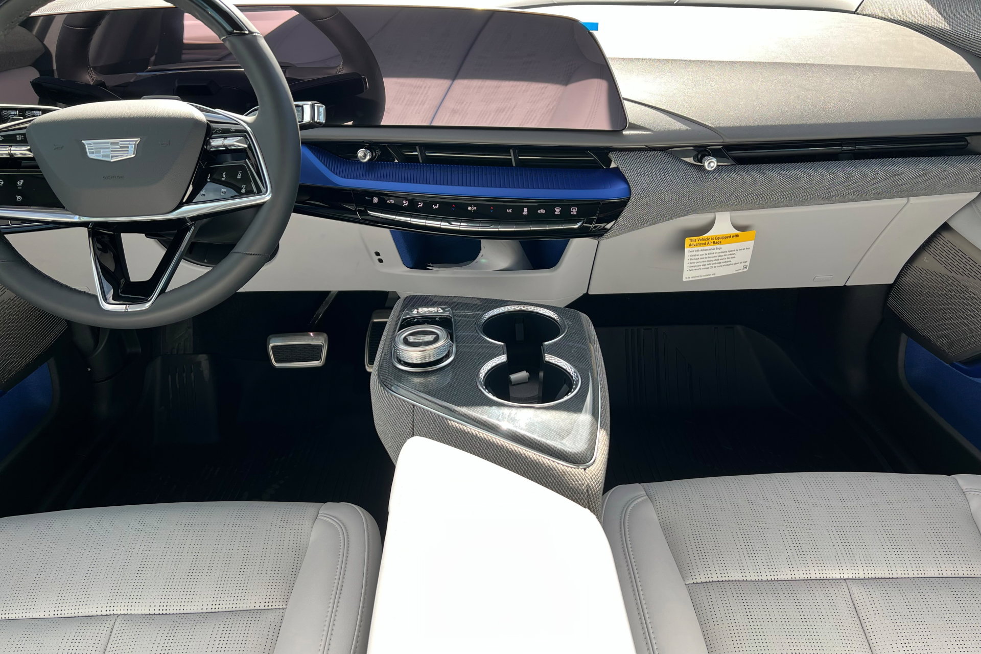 New 2026 Cadillac Optiq Sport 2 w/ LPO, Floor Liner Package AWD/4WD image 14