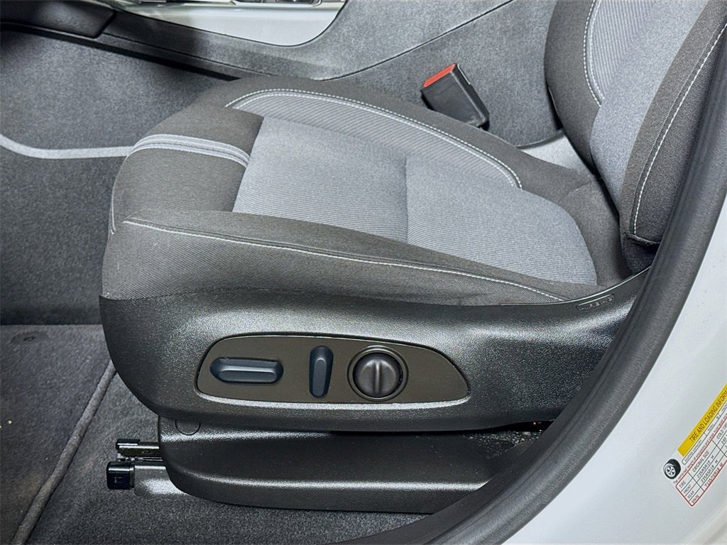 Used 2023 Chevrolet Blazer LT w/ Driver Confidence Package image 16