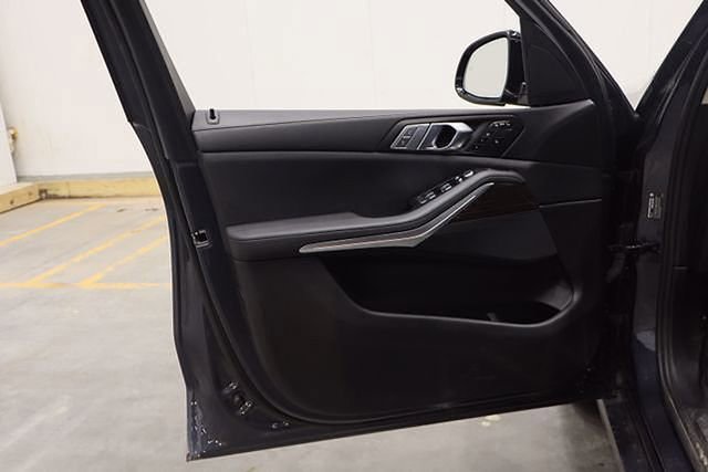 Used 2021 BMW X7 xDrive40i w/ Cold Weather Package image 19