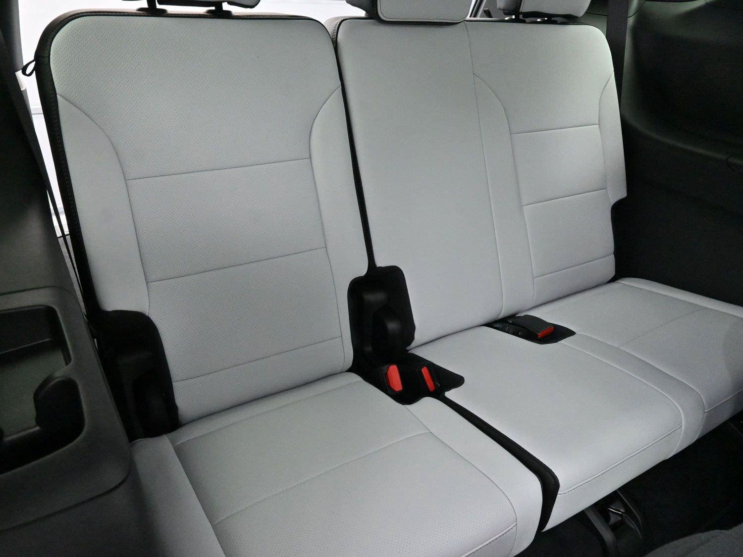 Used 2025 Chevrolet Traverse High Country AWD/4WD image 37