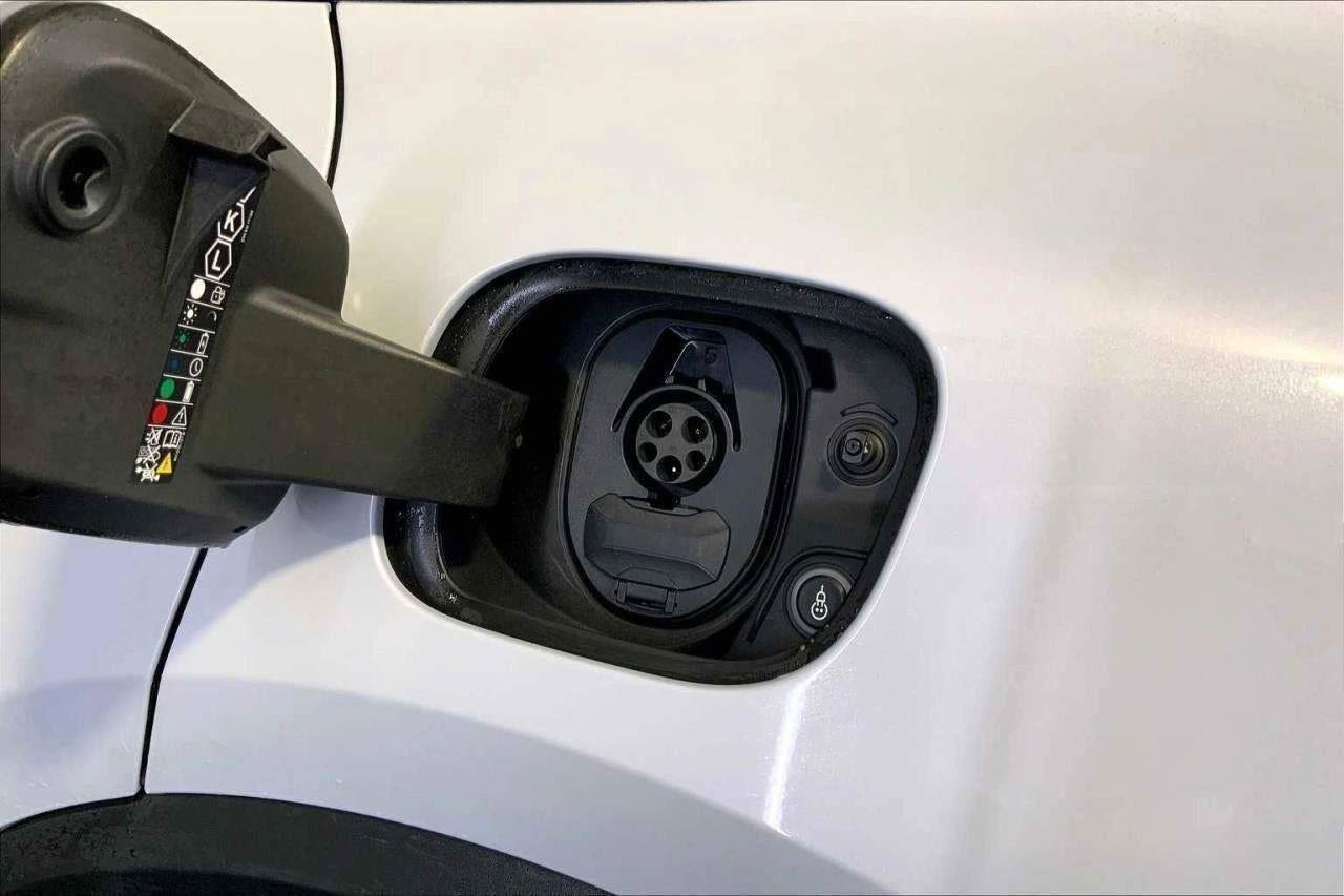 New 2025 Porsche Macan Electric image 87