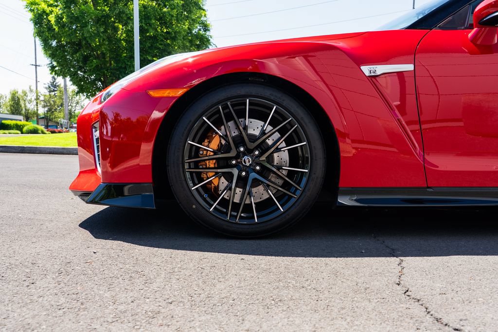 Used 2020 Nissan GT-R Premium w/ Premium Interior Package AWD/4WD image 7