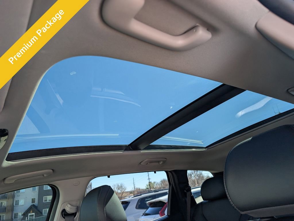 Used 2023 Hyundai Santa Fe SEL w/ Premium Package image 12