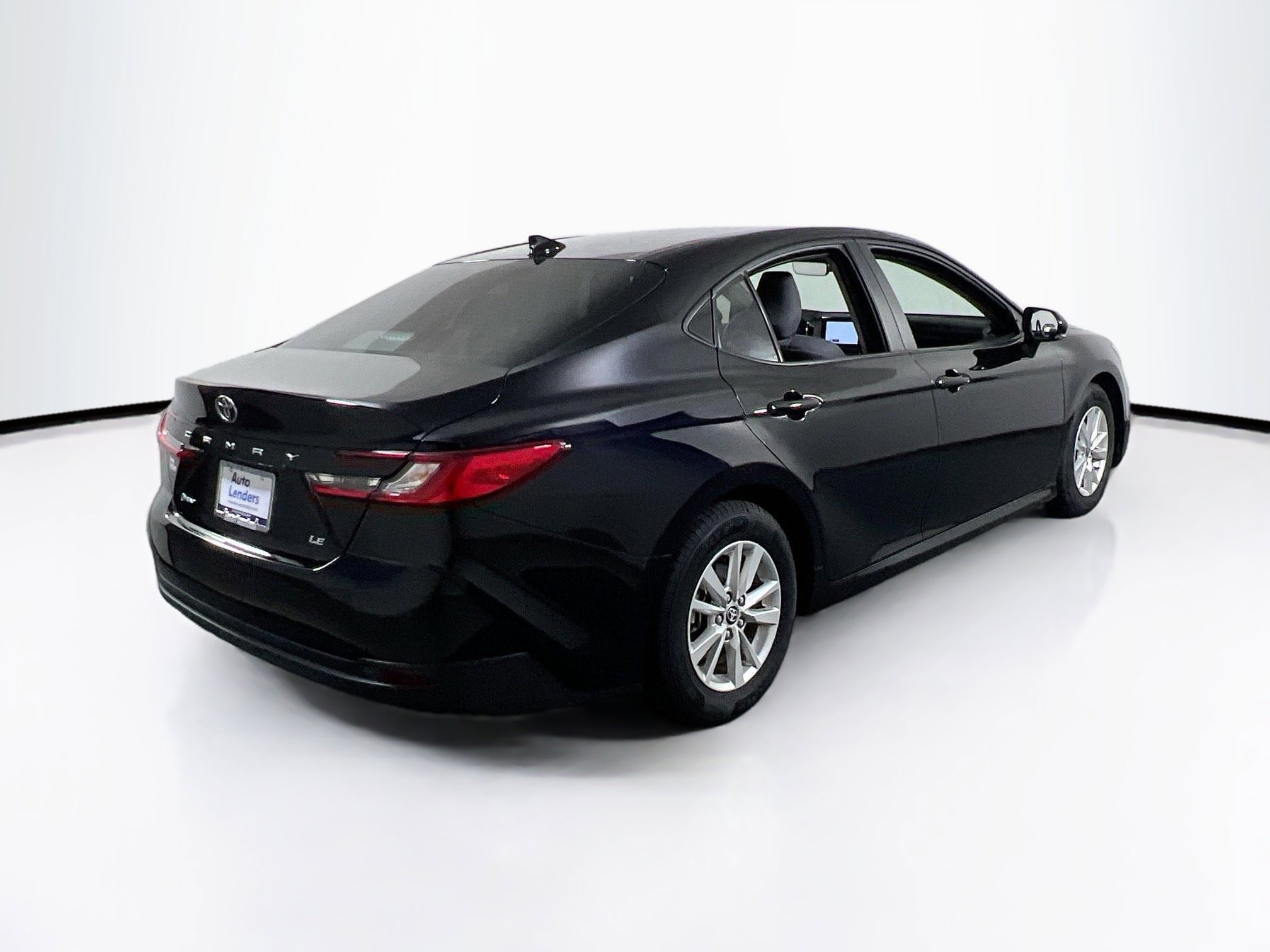 Used 2025 Toyota Camry LE image 5