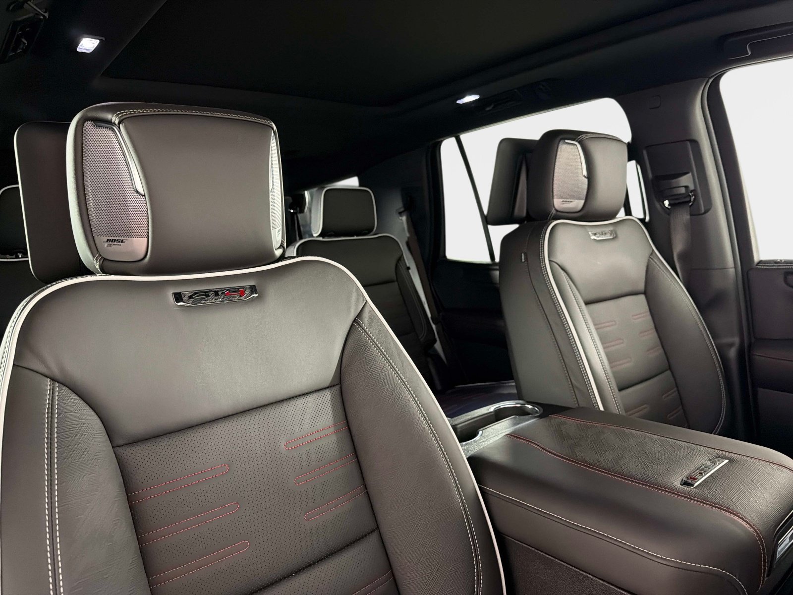 Used 2026 GMC Yukon AT4 Ultimate w/ LPO, Floor Liner Package AWD/4WD image 25