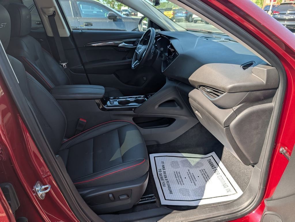 Used 2022 Buick Envision Essence w/ Sport Touring Package FWD image 19