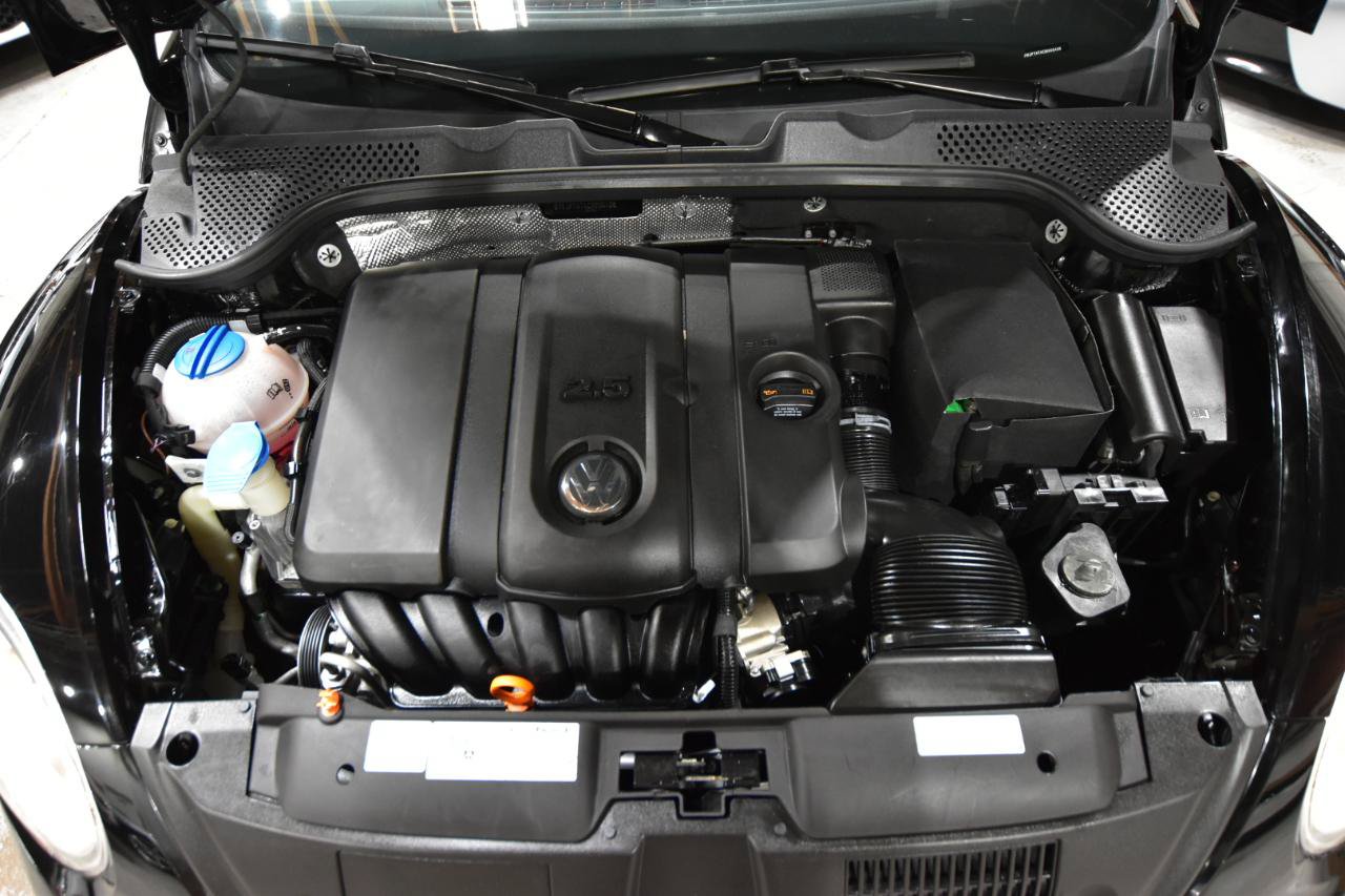 Used 2012 Volkswagen Beetle 2.5 FWD image 28