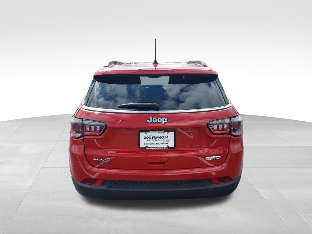 Used 2024 Jeep Compass Latitude AWD/4WD image 4