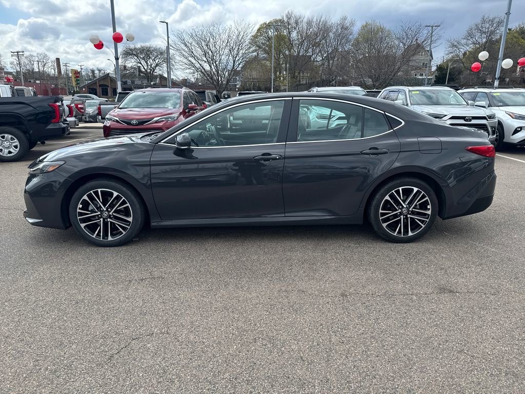 Used 2025 Toyota Camry XLE image 4