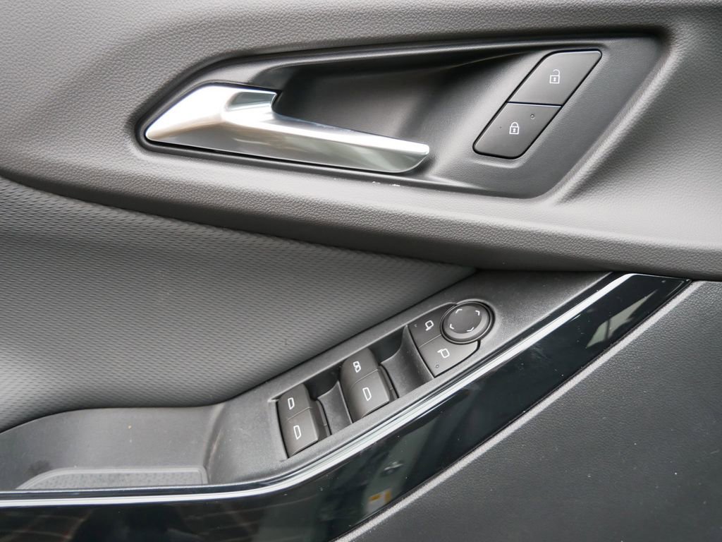 New 2026 Chevrolet Equinox LT w/ Convenience Package II image 14