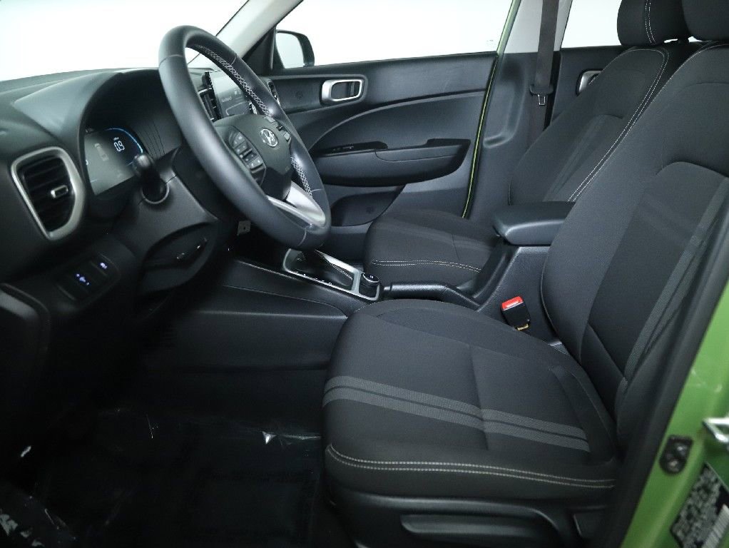 Used 2023 Hyundai Venue SEL FWD image 21