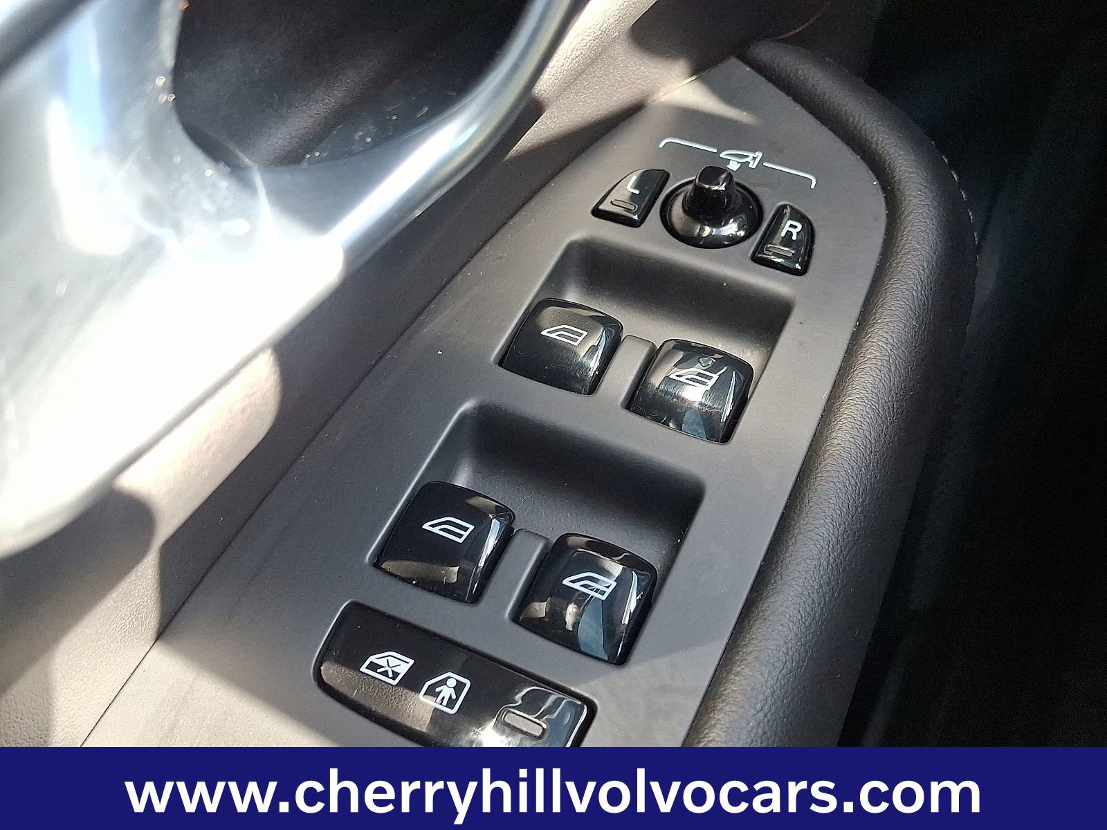 Certified 2024 Volvo XC90 B6 Plus w/ Protection Package Premier image 27