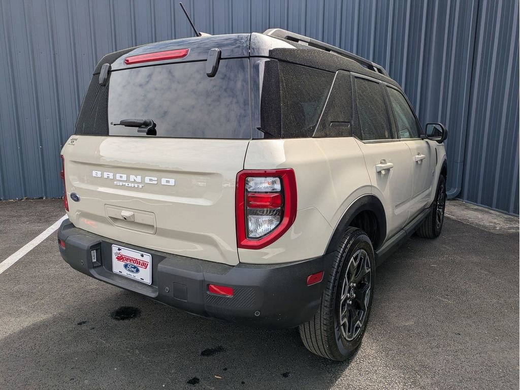 Certified 2025 Ford Bronco Sport Outer Banks w/ Outer Banks Tech Package+ AWD/4WD image 6
