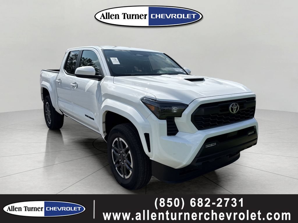 Used 2025 Toyota Tacoma TRD Sport AWD/4WD image 1