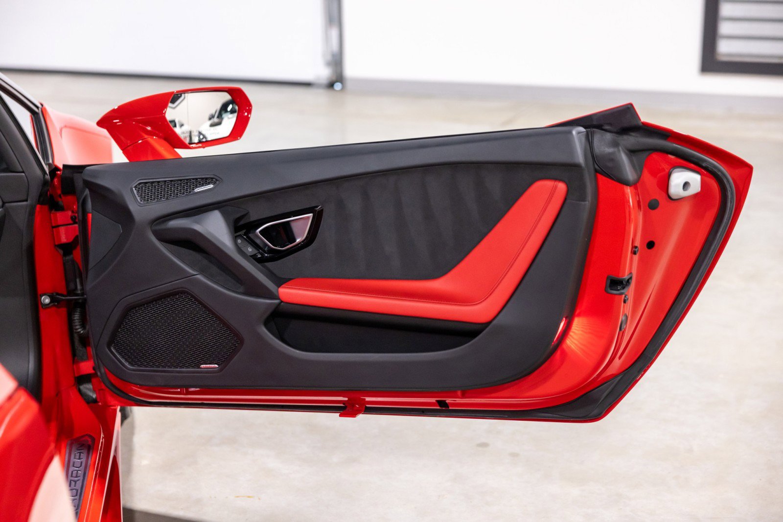 Used 2017 Lamborghini Huracan LP 610-4 image 28