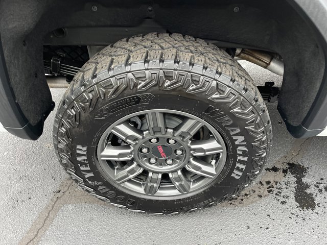 Used 2024 GMC Sierra 1500 AT4X image 28