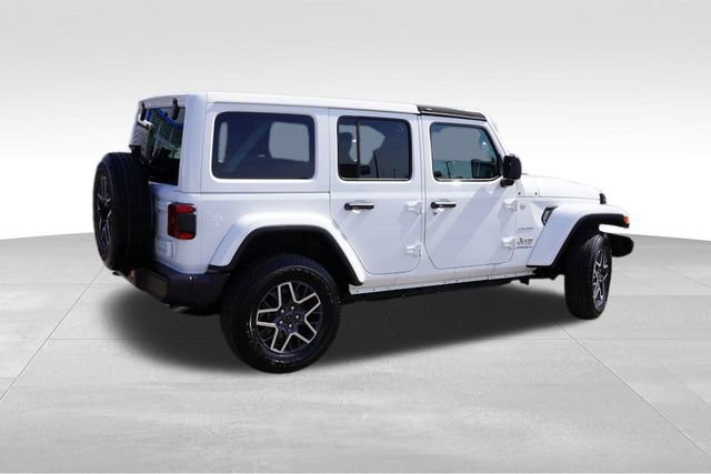 Used 2024 Jeep Wrangler Sahara image 4