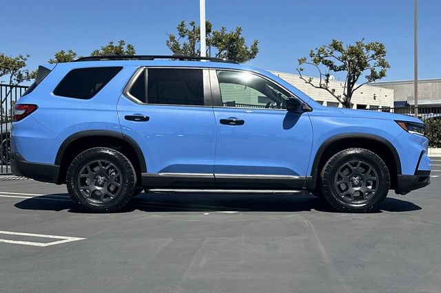 Certified 2024 Honda Pilot TrailSport image 3