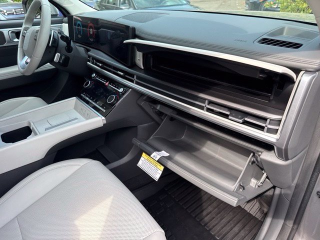 Used 2025 Hyundai Santa Fe SEL AWD/4WD image 25