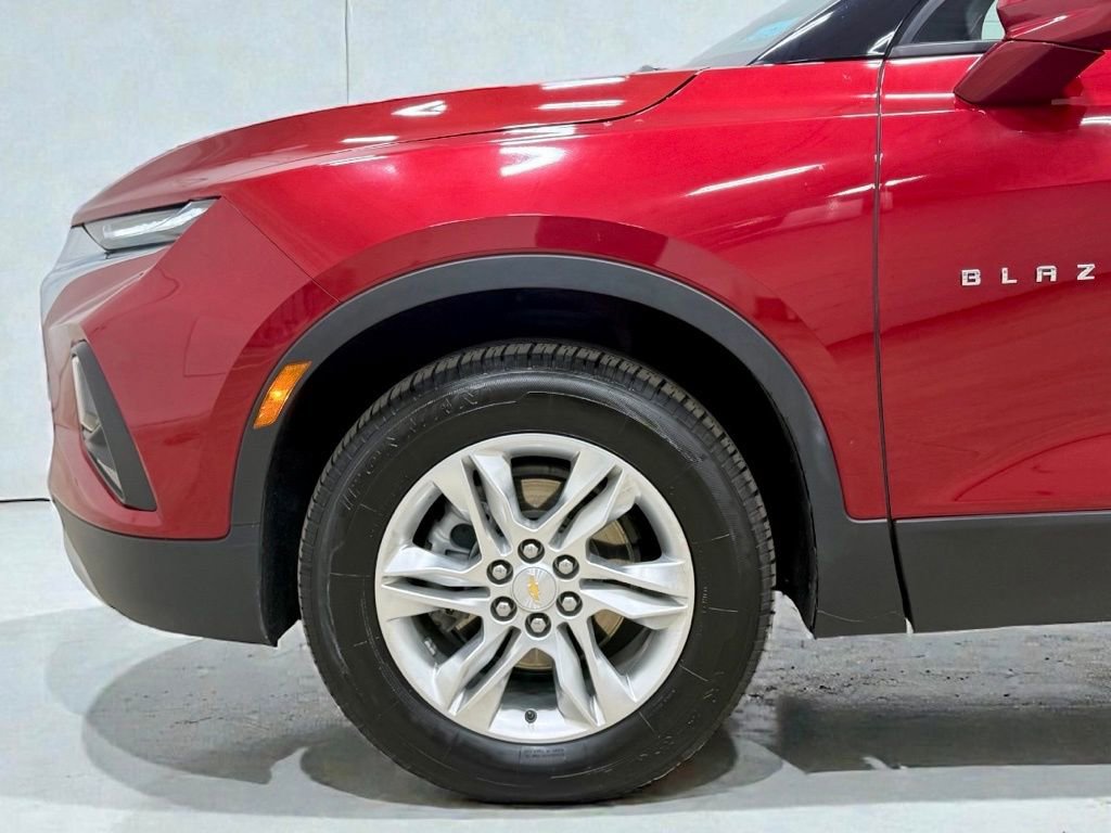 Used 2022 Chevrolet Blazer LT FWD image 2