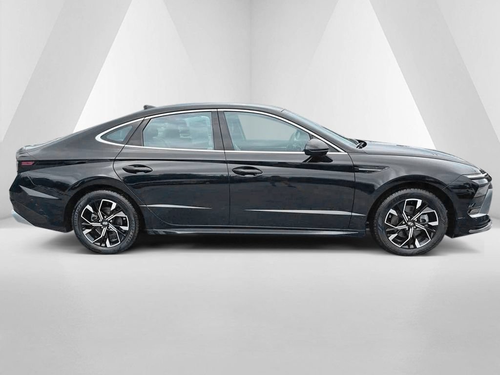 Used 2025 Hyundai Sonata SEL FWD image 10