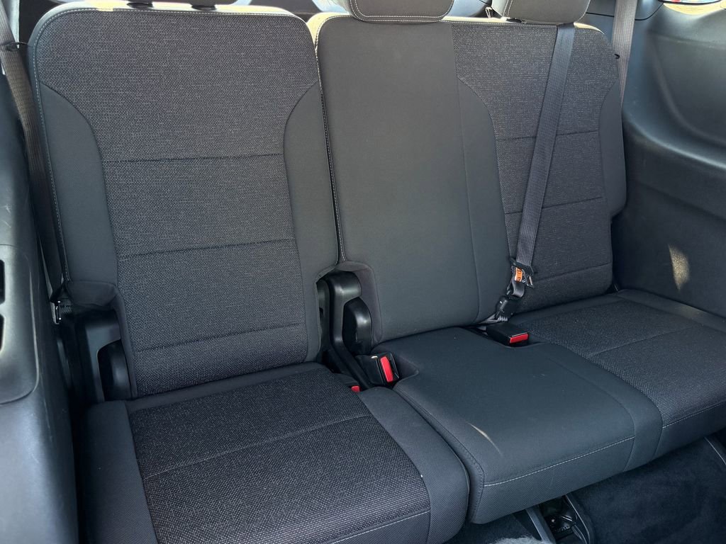 Used 2024 Chevrolet Traverse LT image 12