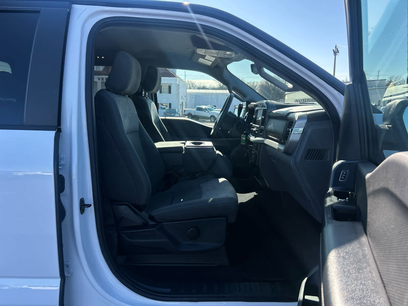 Used 2023 Ford F150 XLT AWD/4WD image 14