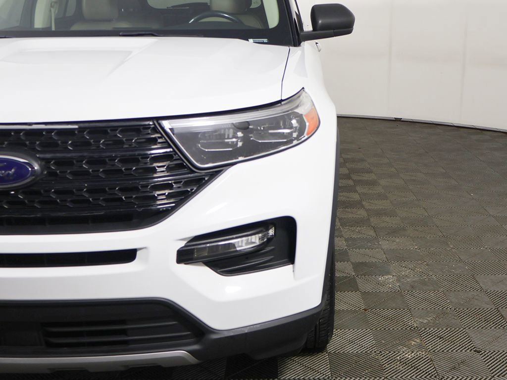 Used 2021 Ford Explorer XLT w/ Equipment Group 202A AWD/4WD image 15