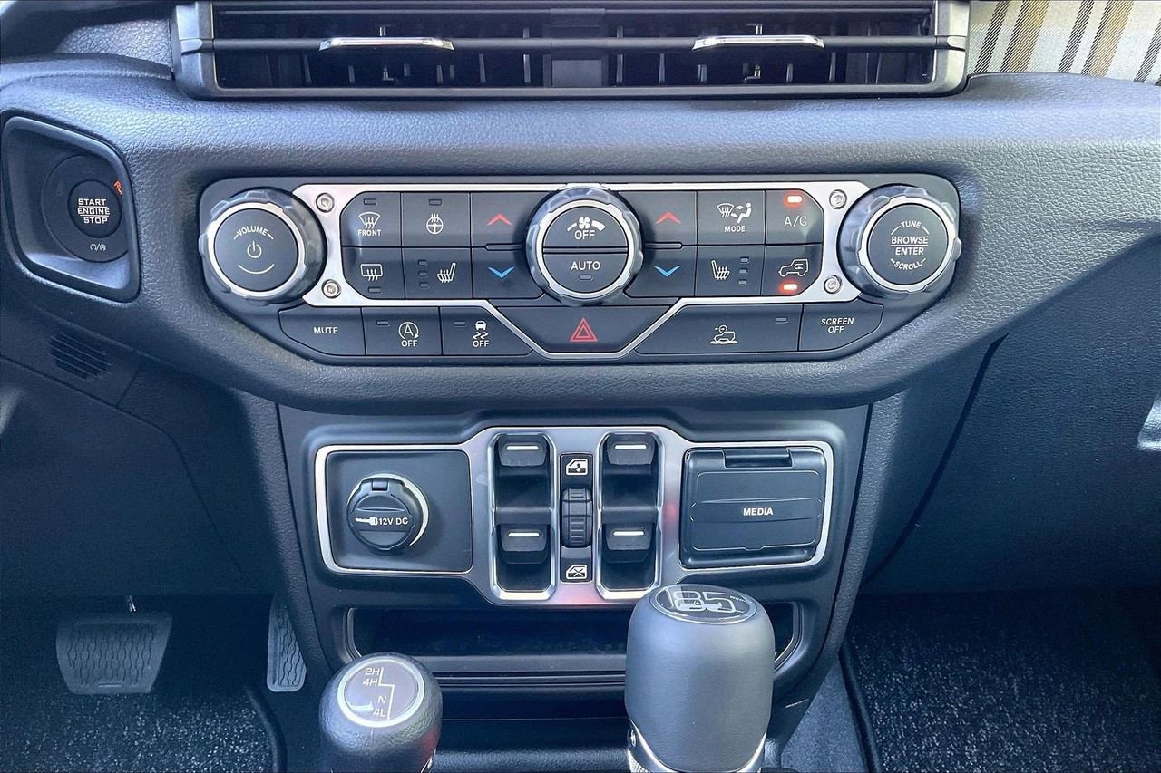 New 2026 Jeep Gladiator Sport AWD/4WD image 17