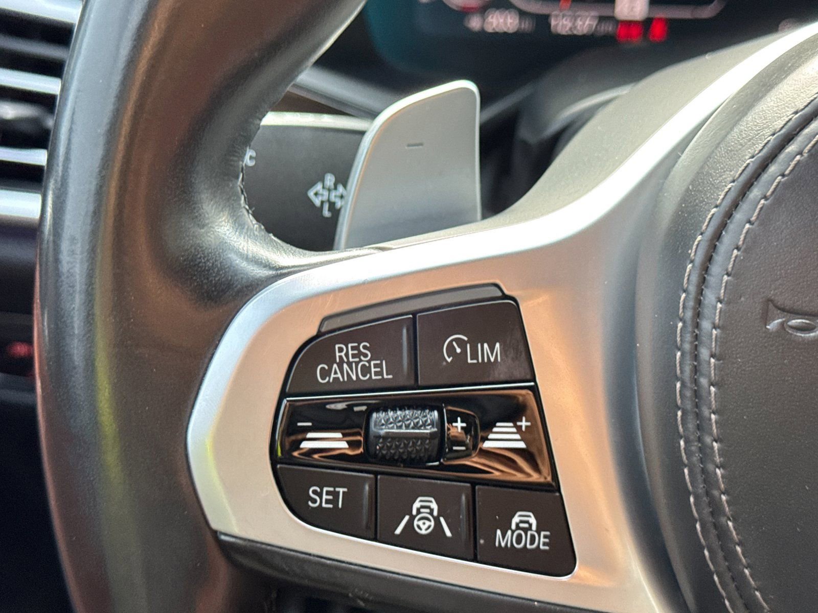 Used 2021 BMW X7 xDrive40i w/ M Sport Package image 29