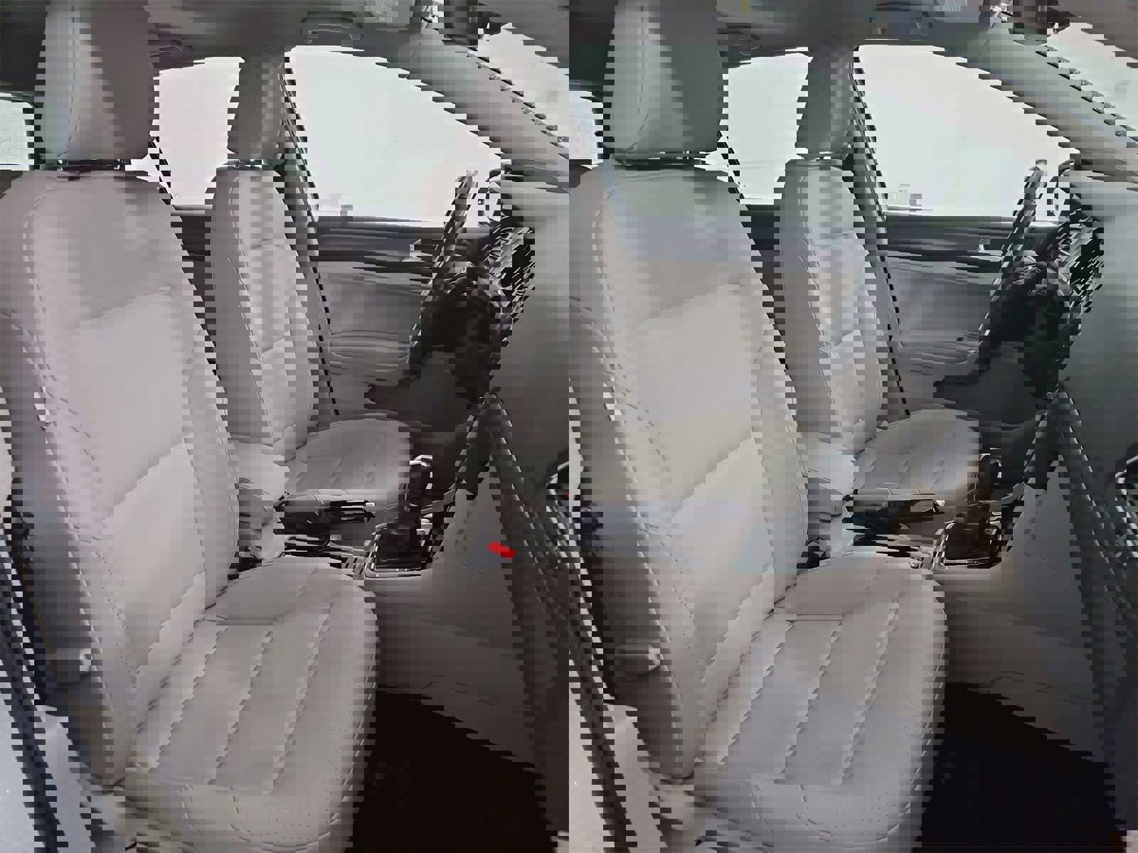 Used 2019 Volkswagen Golf SE w/ Driver Assistance Package image 23