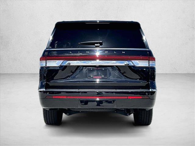 Used 2023 Lincoln Navigator Reserve image 4