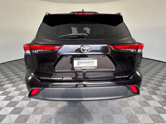 Used 2021 Toyota Highlander XLE AWD/4WD image 41