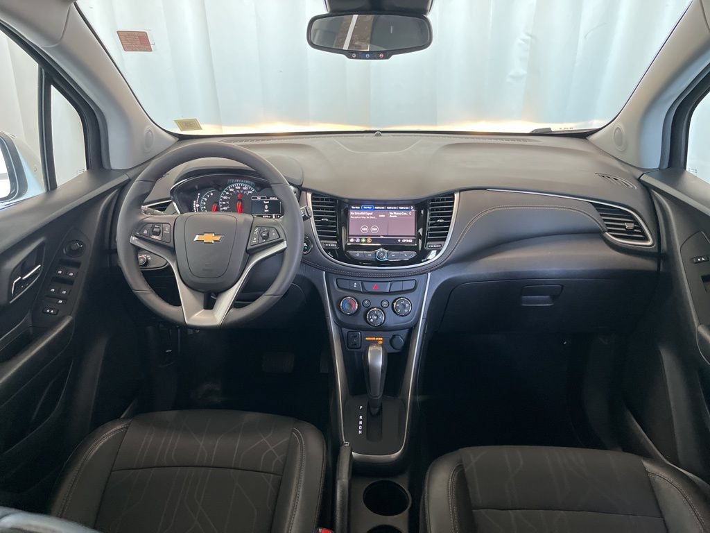 Used 2022 Chevrolet Trax LT w/ LT Convenience Package AWD/4WD image 9