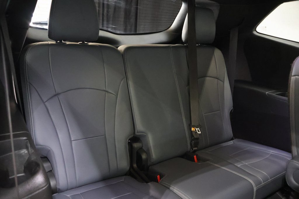 Used 2022 Buick Enclave Premium AWD/4WD image 14
