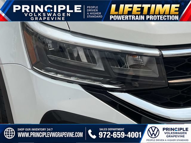 Used 2023 Volkswagen Taos SE w/ Panoramic Sunroof Package FWD image 7
