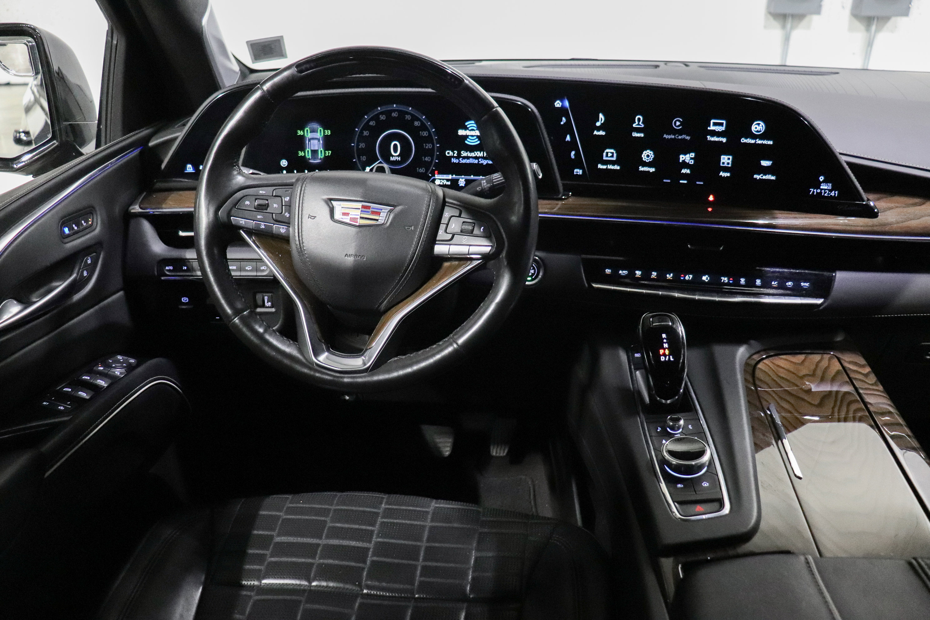 Used 2023 Cadillac Escalade ESV Sport Platinum w/ LPO, ONYX Package image 30