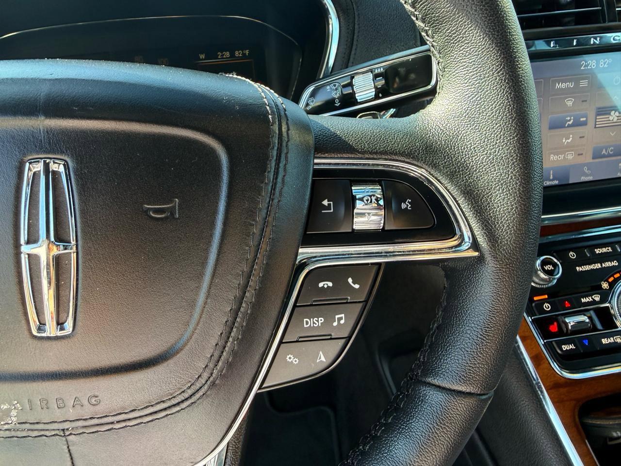 Used 2020 Lincoln Continental image 18