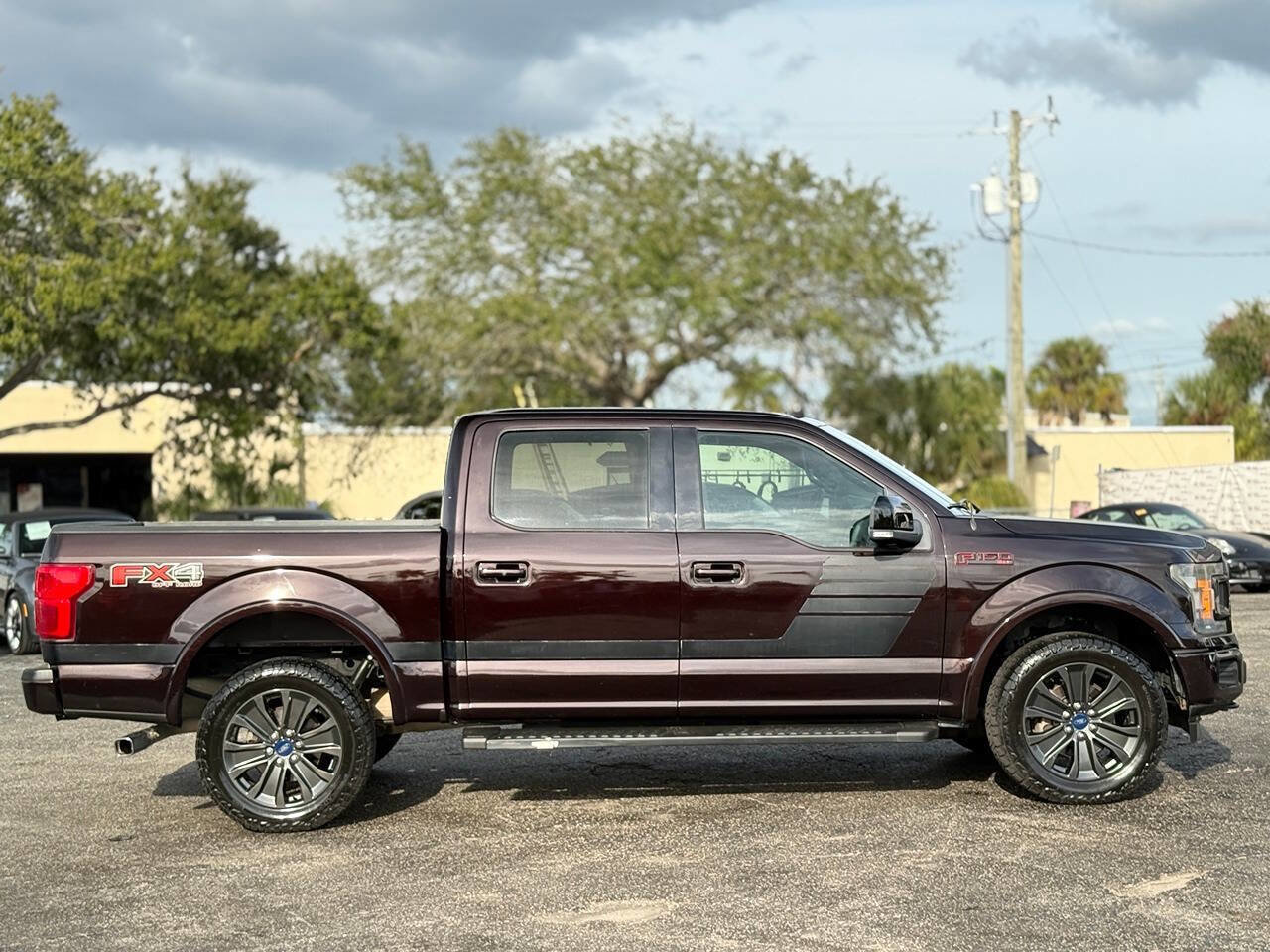 Used 2018 Ford F150 XLT w/ Equipment Group 302A Luxury image 9